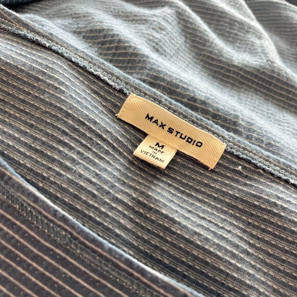 Never worn Max Studio flutter sleeve top - Picture 4 of 4